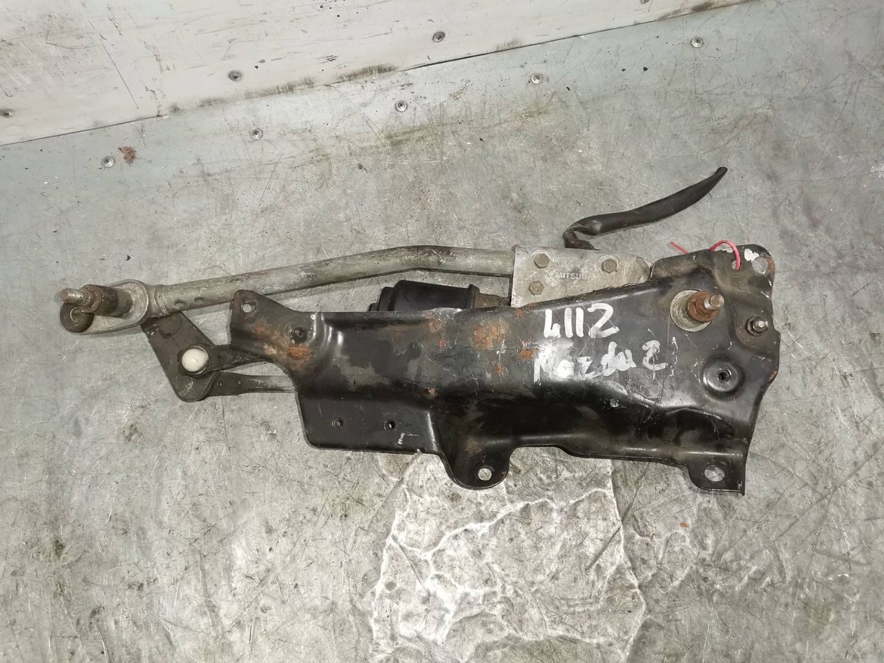 механизм стеклоочистителя (трапеция дворников) Mazda 2 1 поколение 2003, 1.4 л., F6JB, дизель, 5МКПП, хетчбэк 5 дв.