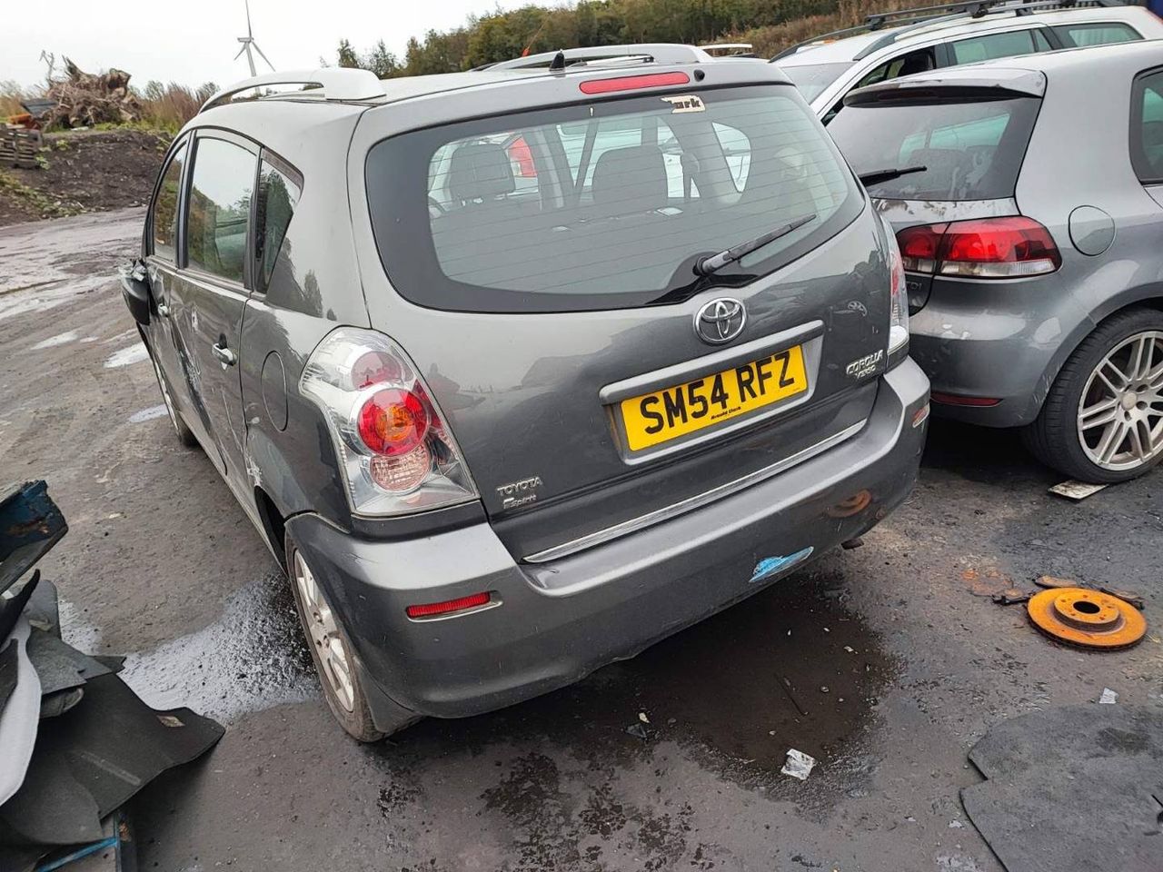 Toyota Corolla Verso 2  AR10 2005