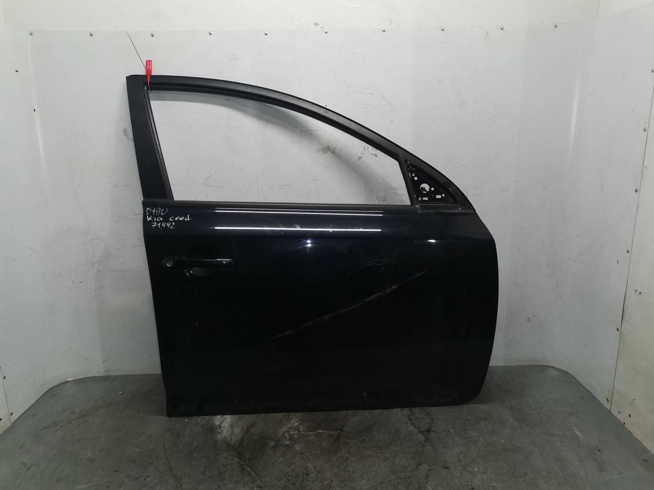 дверь передняя правая Kia Ceed 1 поколение [рестайлинг] 2011, 1.6 л., G4FC, бензин, 5МКПП, универсал