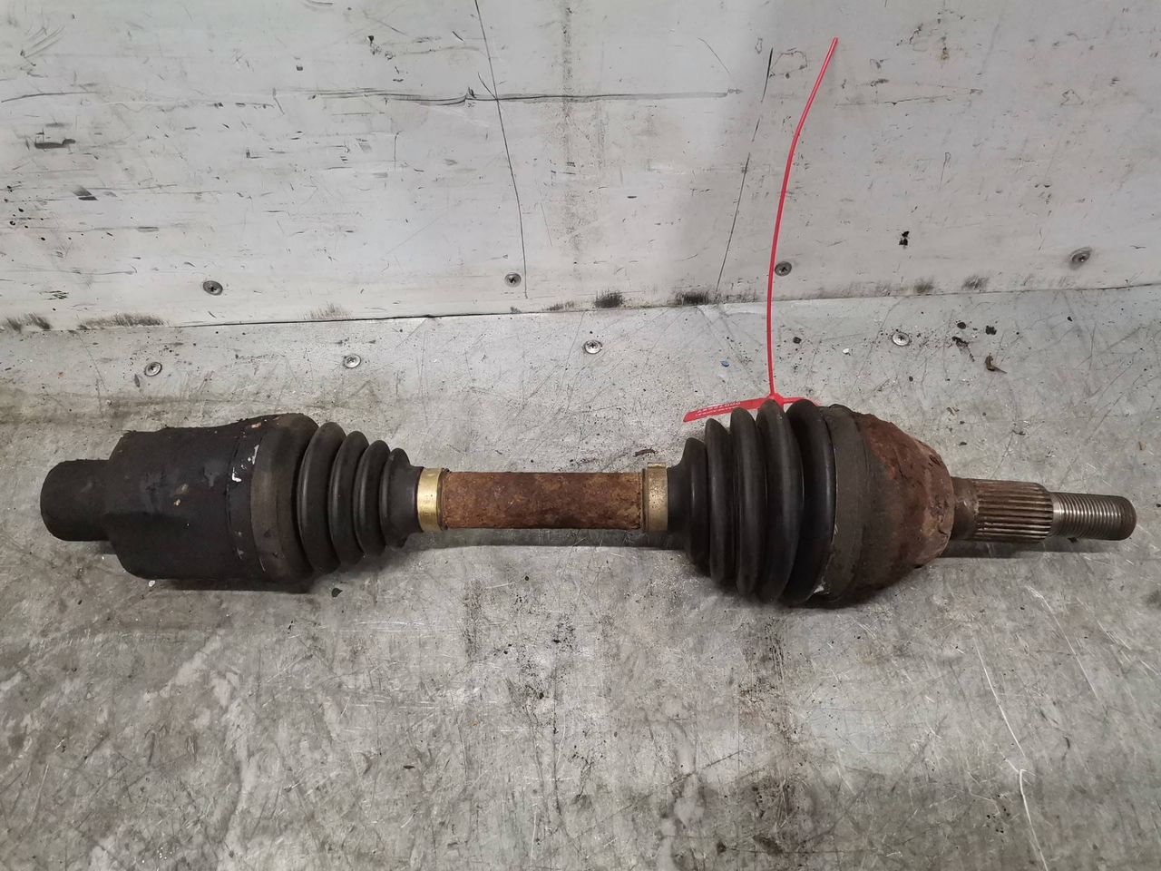 полуось передняя правая (приводной вал, ШРУС) Chevrolet Captiva 1 поколение 2008, 2.0 л., дизель, 5МКПП, внедорожник 5 дв.