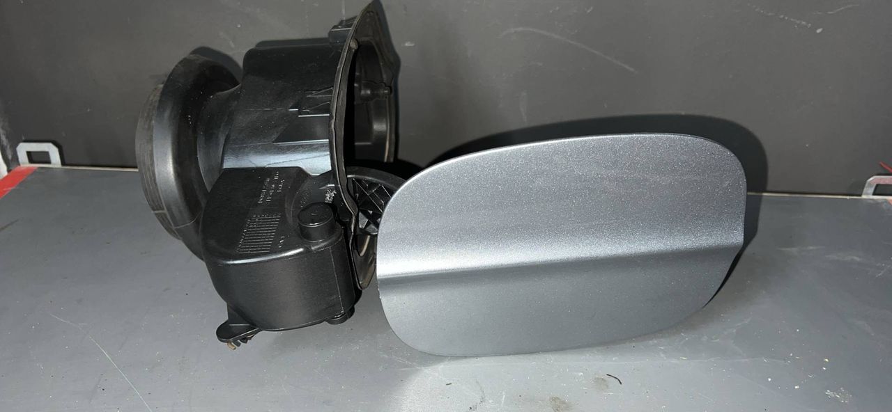 лючок топливного бака Ford Fusion (USA) 2 поколение [рестайлинг] 2020, 1.5 л., бензин, АКПП, седан