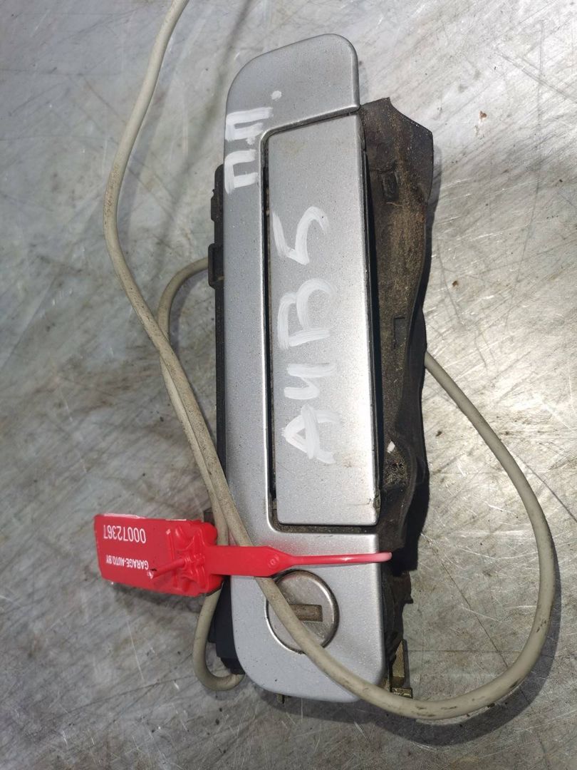 ручка наружная Audi A4 B5 1995, 1.6 л., ADP, бензин, 5МКПП, седан, 8D0837208, 4A0837206