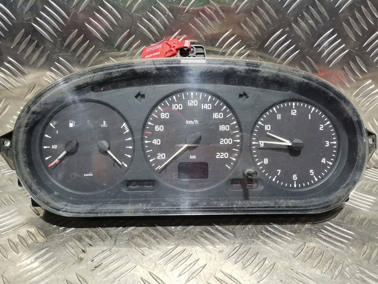 щиток приборов (приборная панель) Renault Scenic 1 поколение 1998, 1.6 л., бензин, МКПП, минивэн