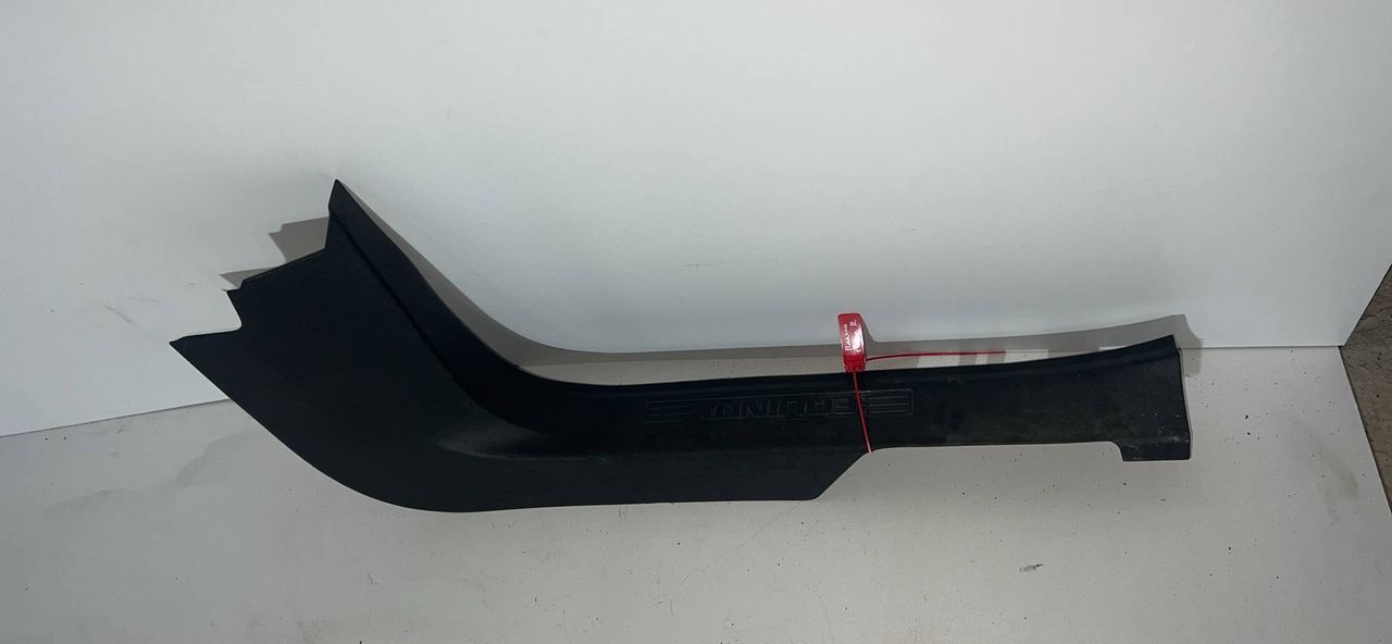 накладка на порог внутренняя Chevrolet Equinox 3 поколение 2020, 1.5 л., бензин, АКПП, внедорожник 5 дв.
