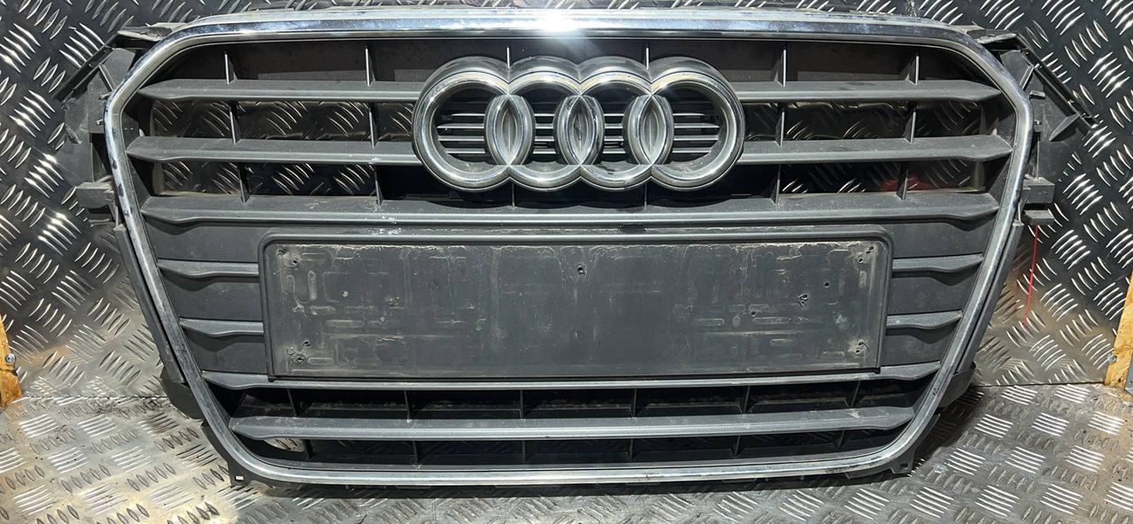 решетка радиатора Audi A4 B8 [рестайлинг] 2014, 2.0 л., дизель, АКПП, универсал
