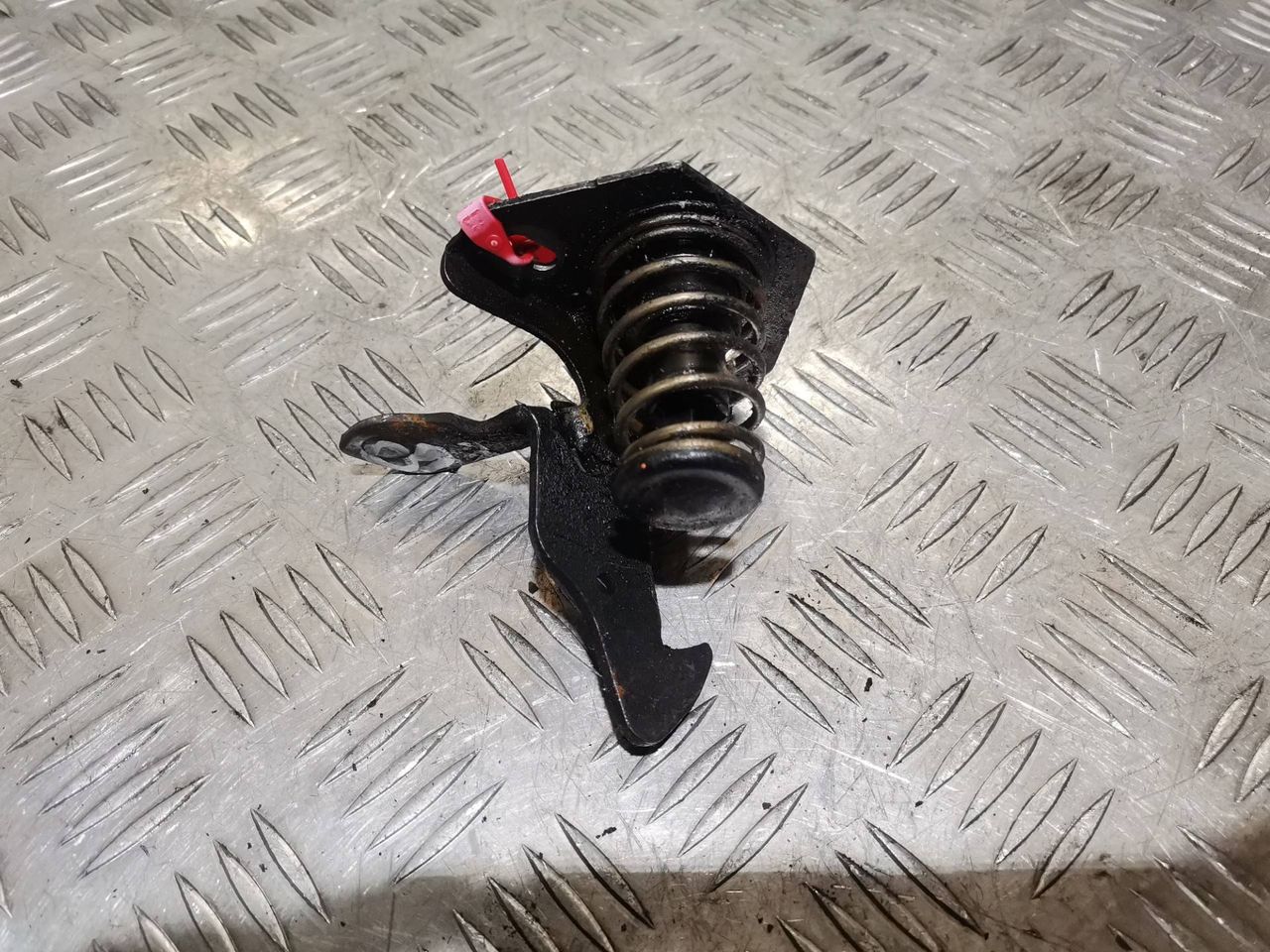 замок капота BMW 5 серия E60/E61 2006, 2.0 л., дизель, МКПП, бордо, универсал
