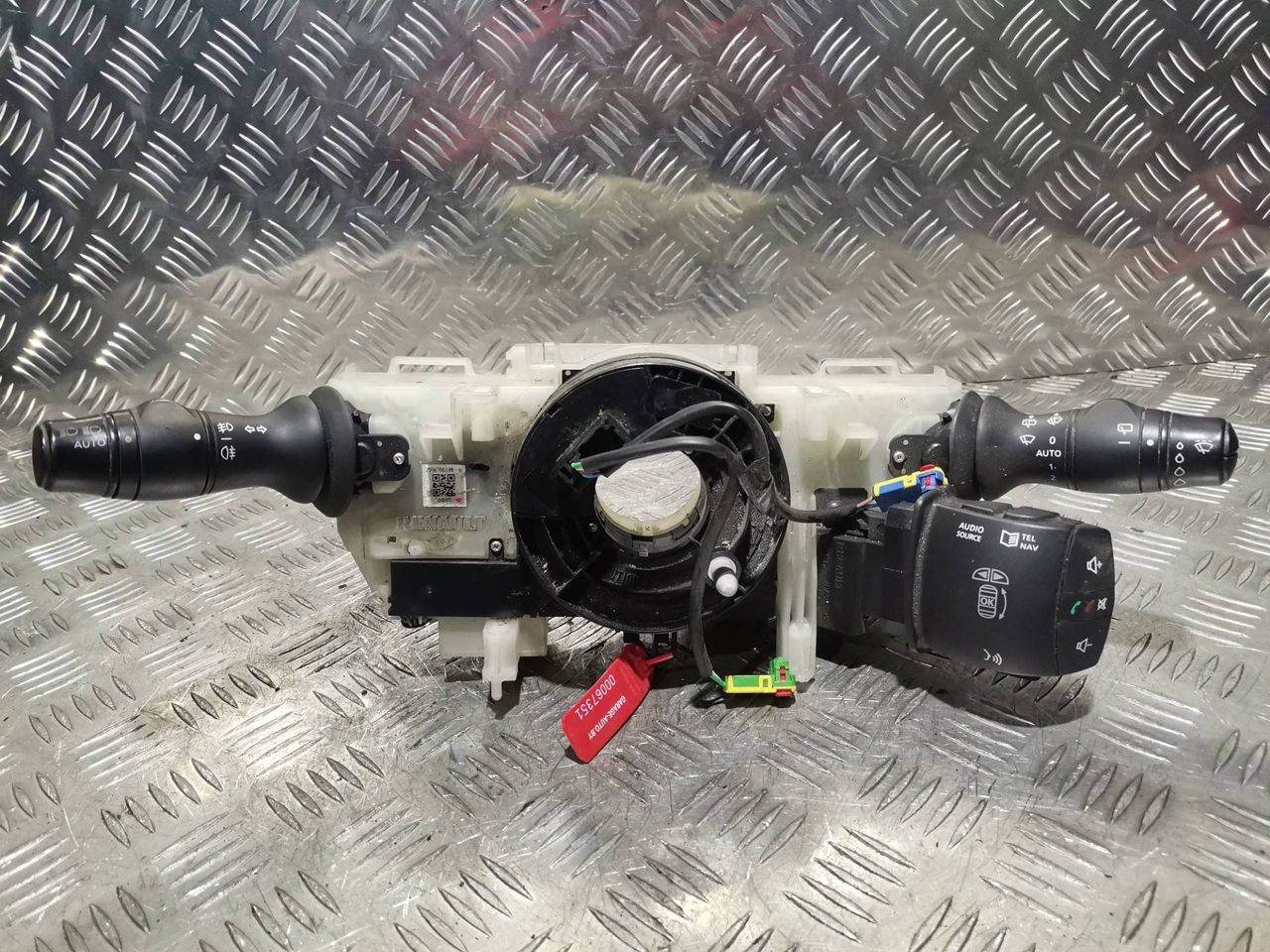 переключатель подрулевой (стрекоза) Renault Grand Scenic 3 поколение 2010, 1.9 л., F9Q 419, дизель, 6МКПП, серый, минивэн, 255670019R
