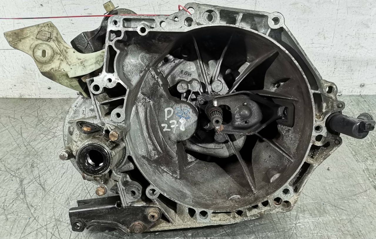 КПП механическая (МКПП) Peugeot 207 1 поколение 2008, 1.6 л., 9HY (DV6TED4), дизель, 5МКПП, универсал, 20DP27