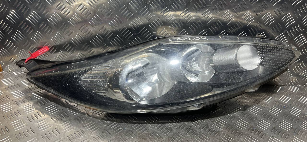 фара правая Ford Fiesta 6 поколение 2010, 1.4 л., бензин, 5МКПП, хетчбэк 5 дв.