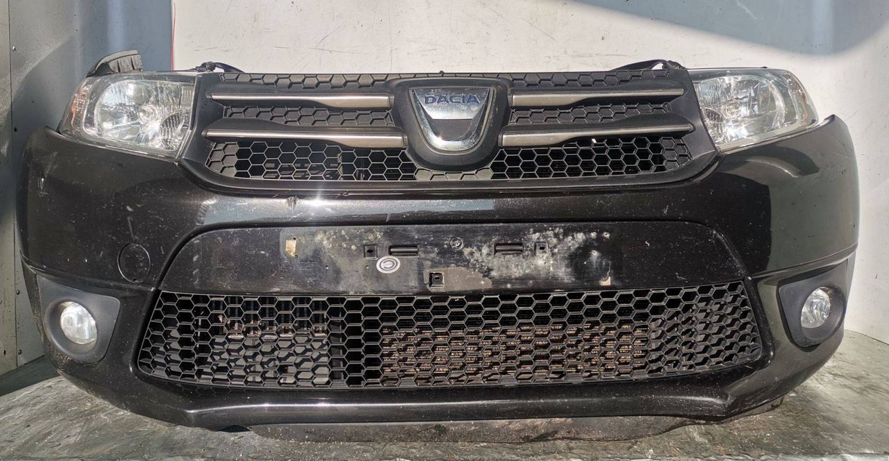передняя часть (ноускат) Dacia Sandero 2 поколение 2013, 1.5 л., K9K 612, дизель, 5МКПП, хетчбэк 5 дв.
