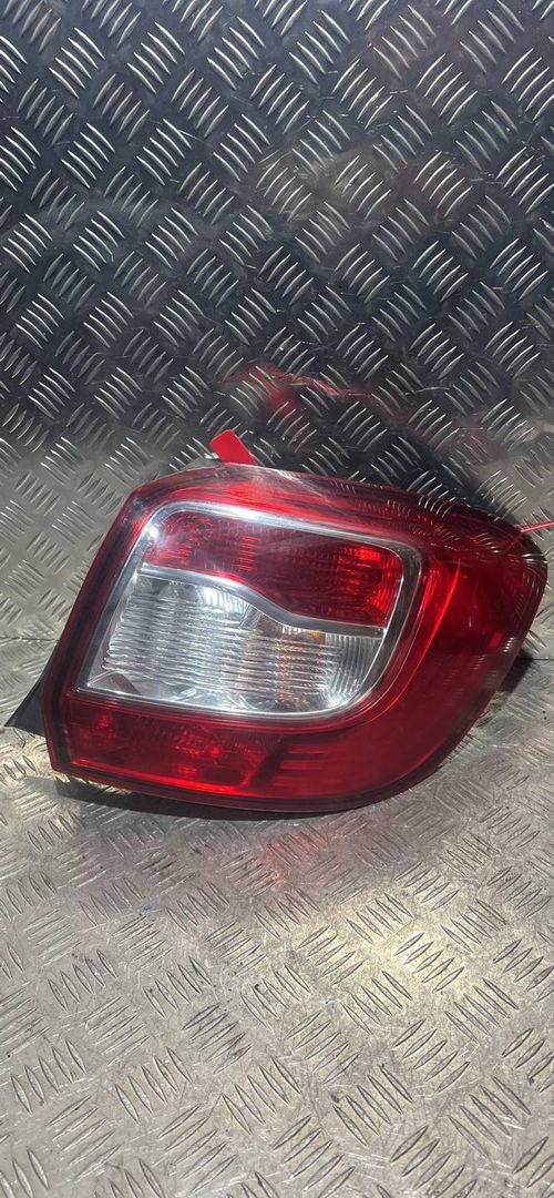 фонарь задний правый Dacia Sandero 2 поколение 2013, 1.5 л., K9K 612, дизель, 5МКПП, хетчбэк 5 дв.