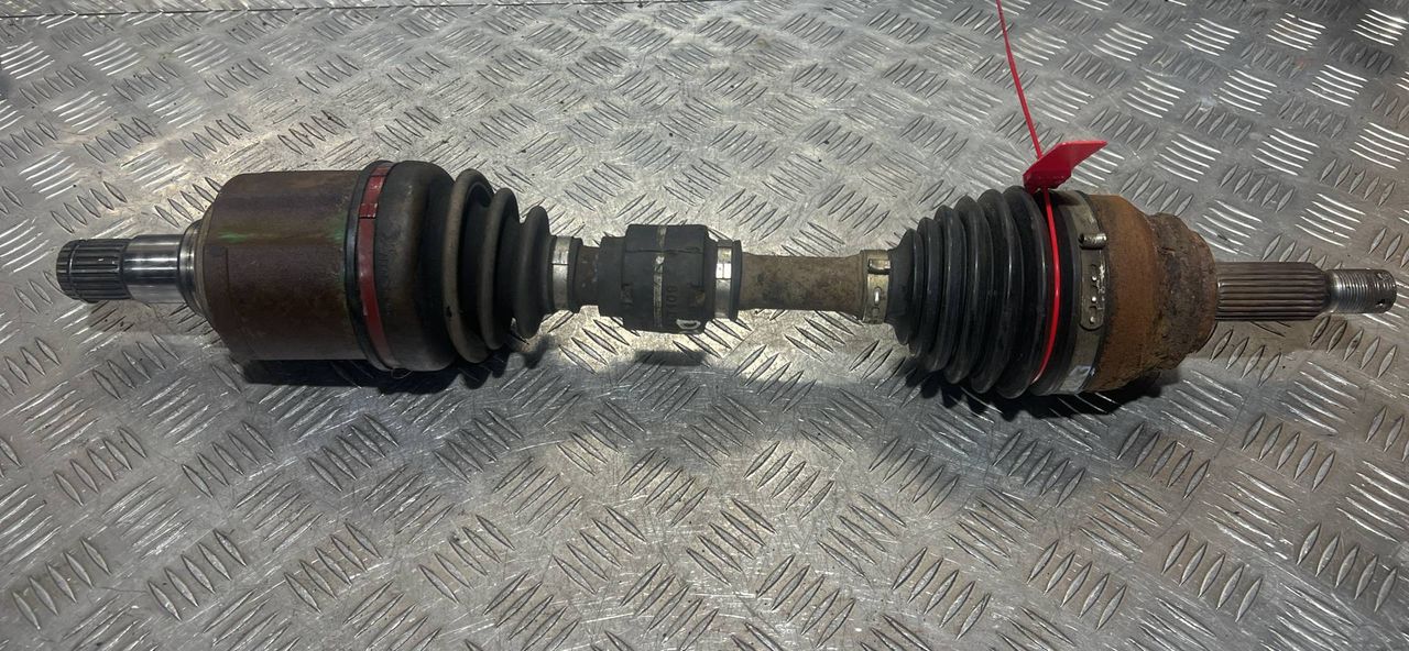 полуось передняя левая (приводной вал, ШРУС) Mitsubishi Outlander 2 поколение 2007, 2.0 л., дизель, 6МКПП