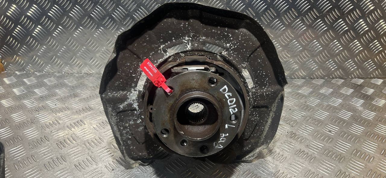 ступица задняя левая BMW X5 E70 2008, 3.0 л., M57 D30 (306D3), дизель, АКПП, черный, внедорожник 5 дв.