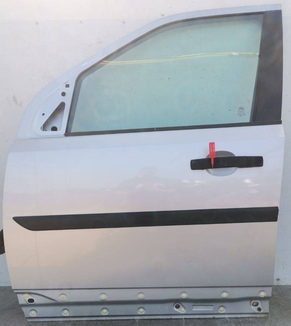 дверь передняя левая Land Rover Freelander 2 поколение 2007, 2.2 л., 224DT, дизель, 6МКПП, внедорожник 5 дв.