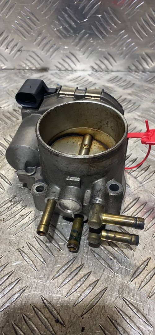 заслонка дроссельная Audi A6 4B/C5 1999, 2.4 л., APS, бензин, АКПП, седан, 078133062B