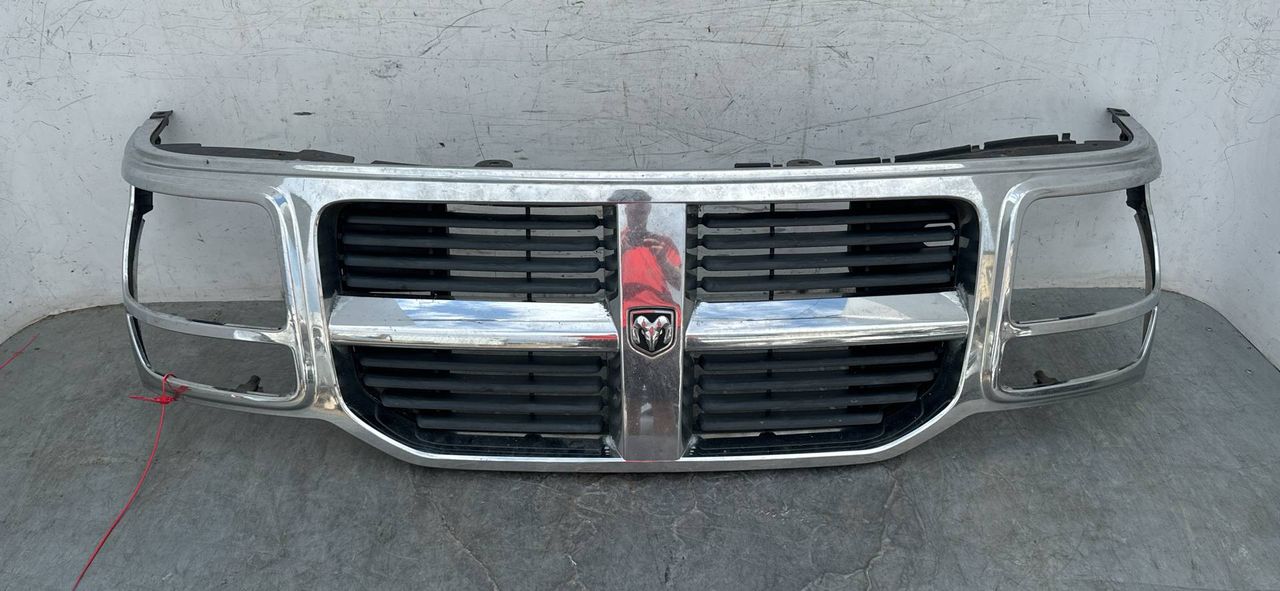 решетка радиатора Dodge Nitro 1 поколение 2009, 2.8 л., дизель, АКПП, внедорожник 5 дв.