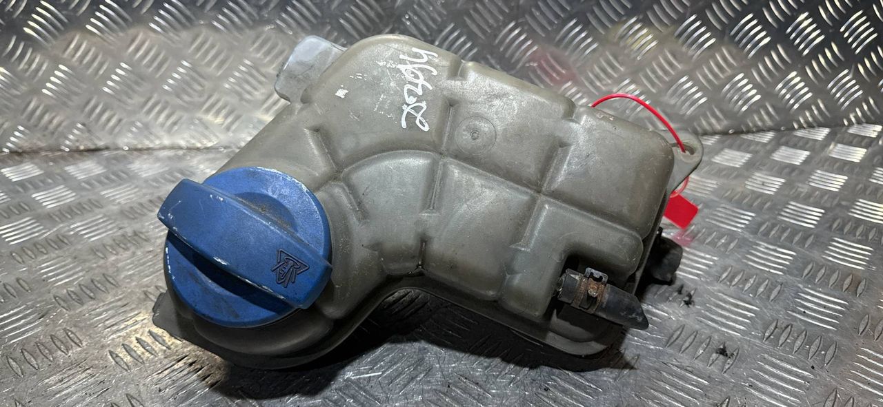 бачок расширительный Audi A4 B6 2002, 1.8 л., AVJ, бензин, 5МКПП, седан