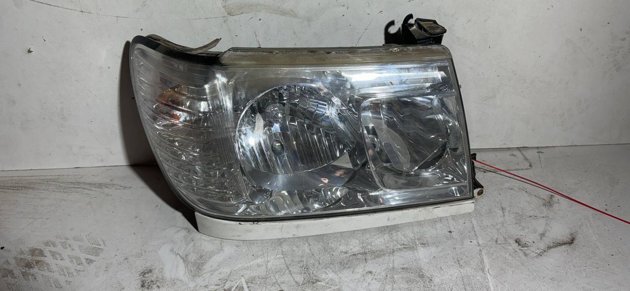 фара правая Toyota Land Cruiser 10 поколение J100 [рестайлинг] 2004, внедорожник 5 дв.