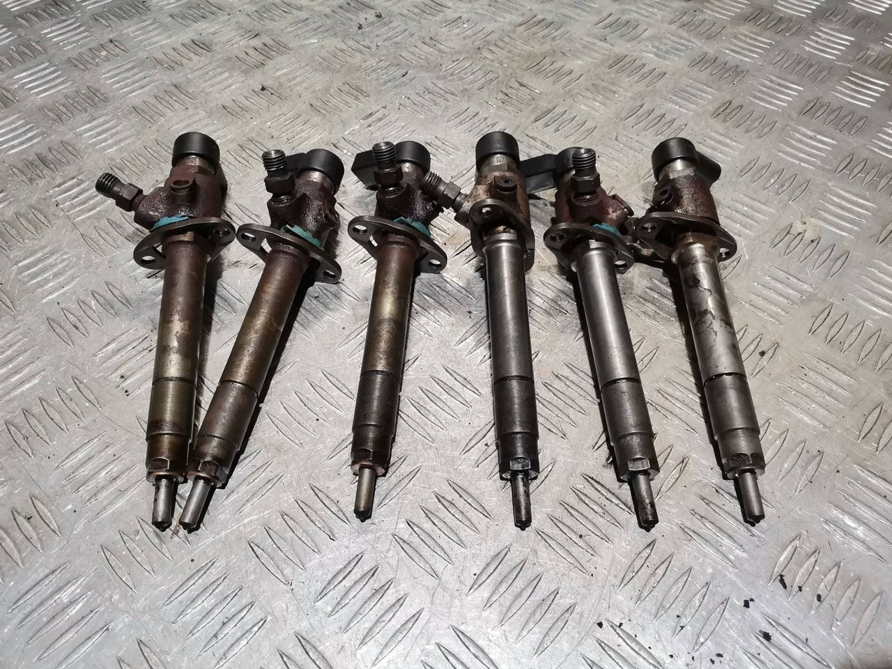 форсунка Peugeot 407 1 поколение 2005, 2.7 л., UHZ (DT17), дизель, АКПП, универсал, 5U3Q9K548AA