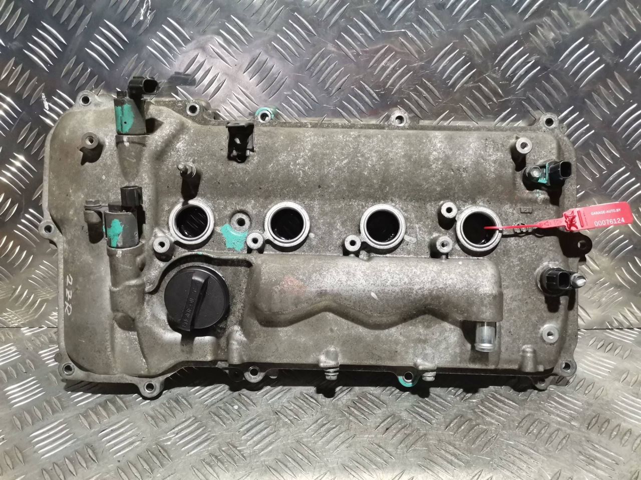 клапанная крышка Toyota Avensis 3 поколение (T270) 2010, 1.8 л., 2ZR-FXE, бензин, 6МКПП, универсал