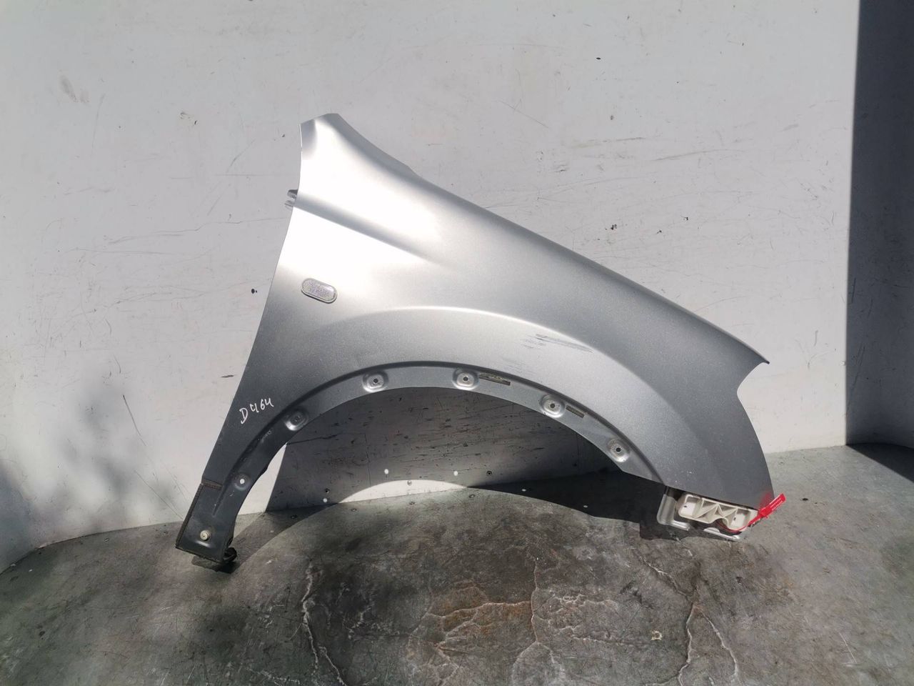 крыло переднее правое Nissan Qashqai 1 поколение 2008, 2.0 л., MR20DE, бензин, 6МКПП, внедорожник 5 дв.