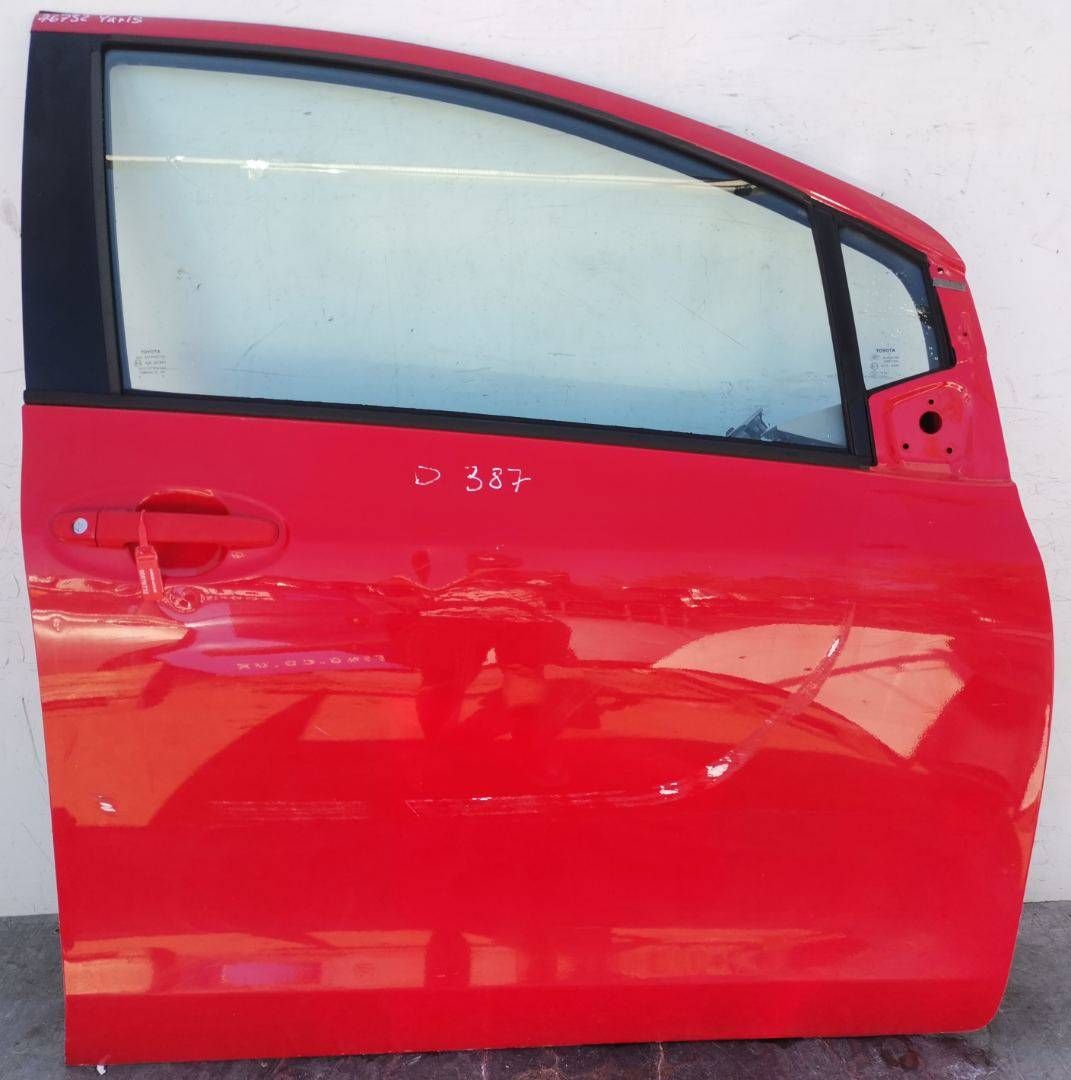 дверь передняя правая Toyota Yaris 2 поколение XP90 [рестайлинг] 2010, 1.0 л., бензин, 5МКПП, хетчбэк 5 дв.