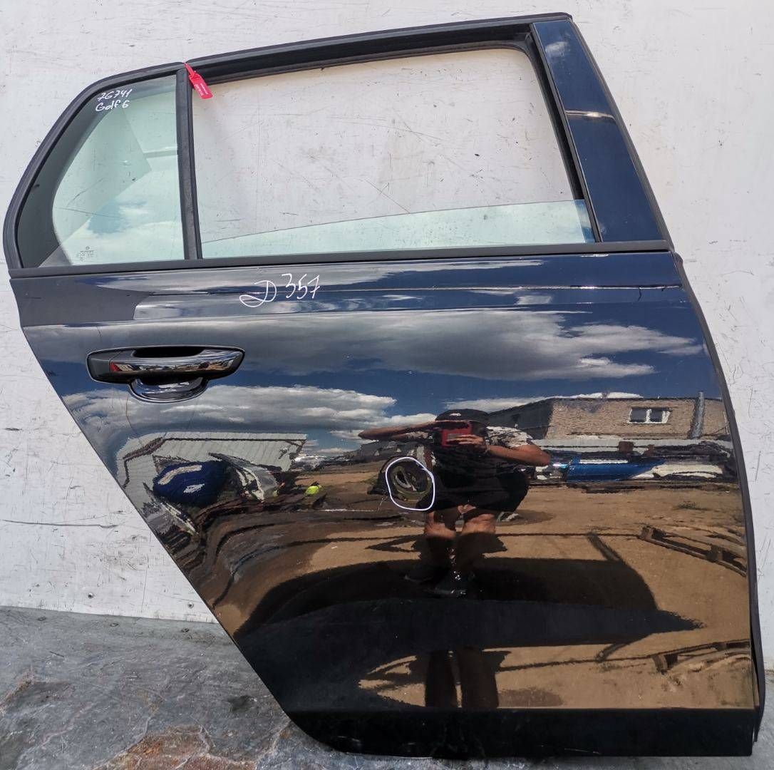 дверь задняя правая Volkswagen Golf 6 поколение 2009, 1.6 л., CAYA, дизель, 5МКПП, хетчбэк 5 дв.