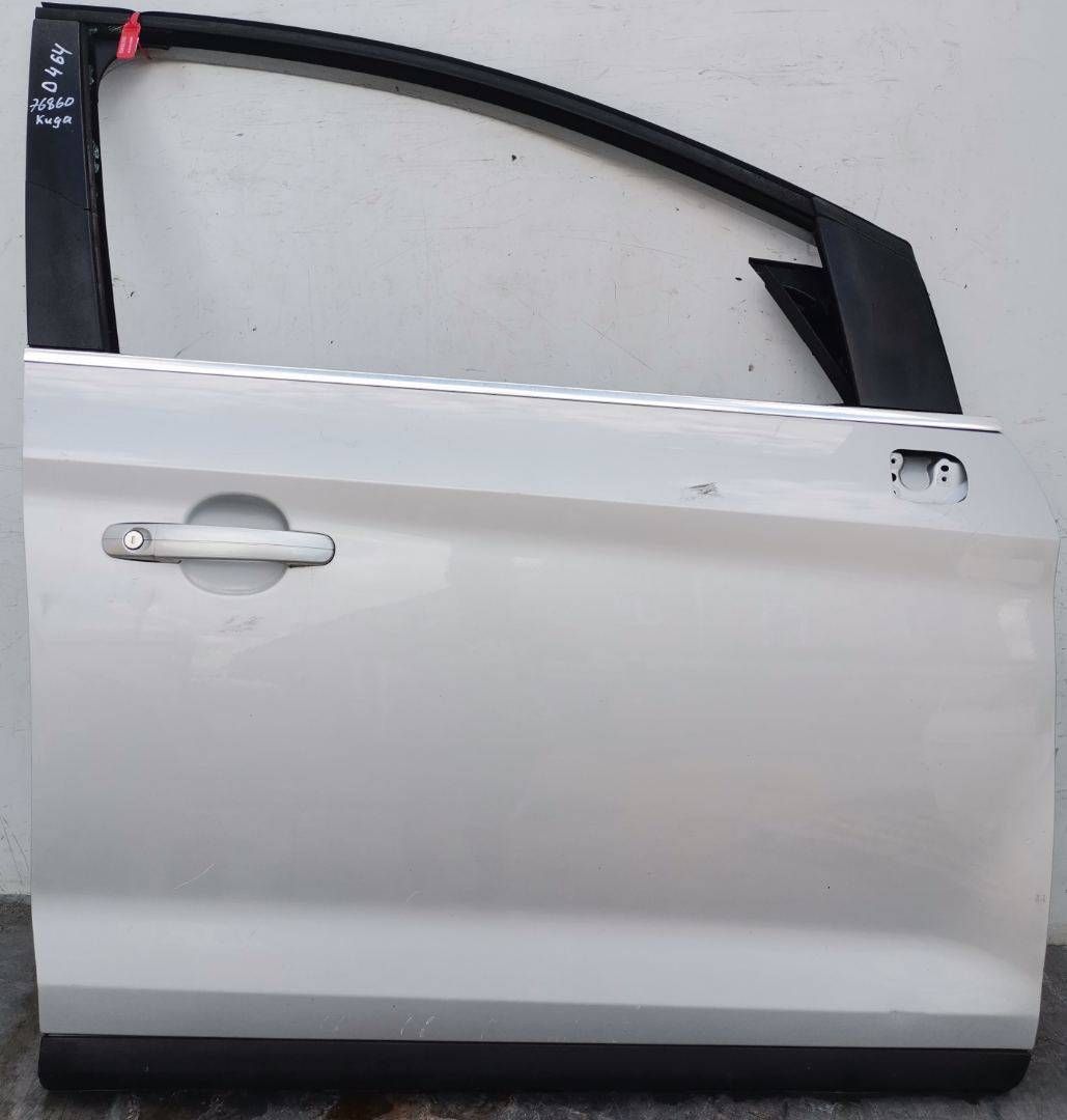 дверь передняя правая Ford Kuga 1 поколение 2008, 2.0 л., бензин, 6МКПП, внедорожник 5 дв.