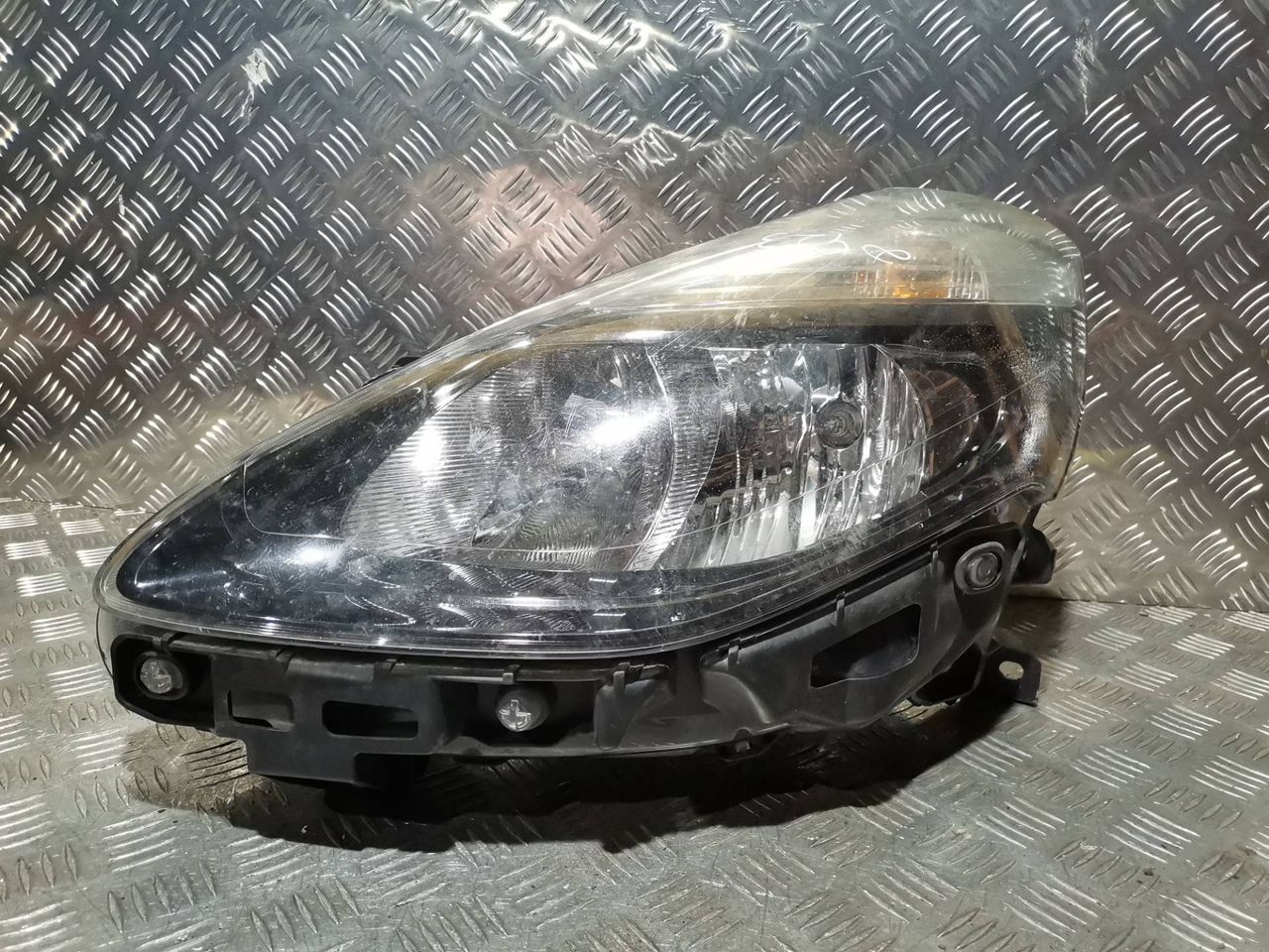 фара левая Renault Clio 3 поколение [рестайлинг] 2011, 1.5 л., K9K 766, дизель, 5МКПП, универсал