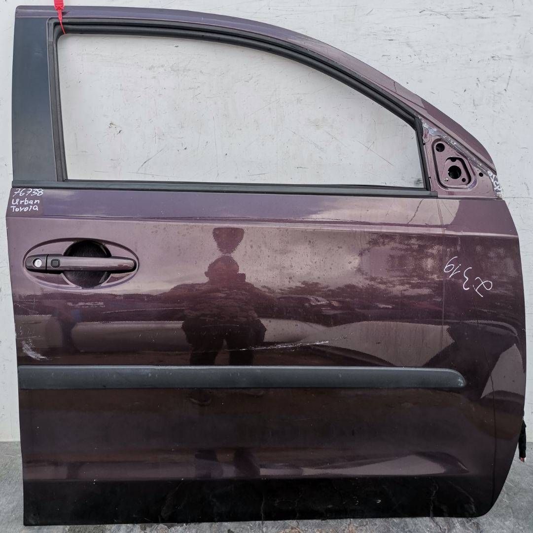 дверь передняя правая Toyota Urban Cruiser 1 поколение XP110 2010, 1.4 л., 1ND-TV, дизель, 6МКПП, внедорожник 5 дв.