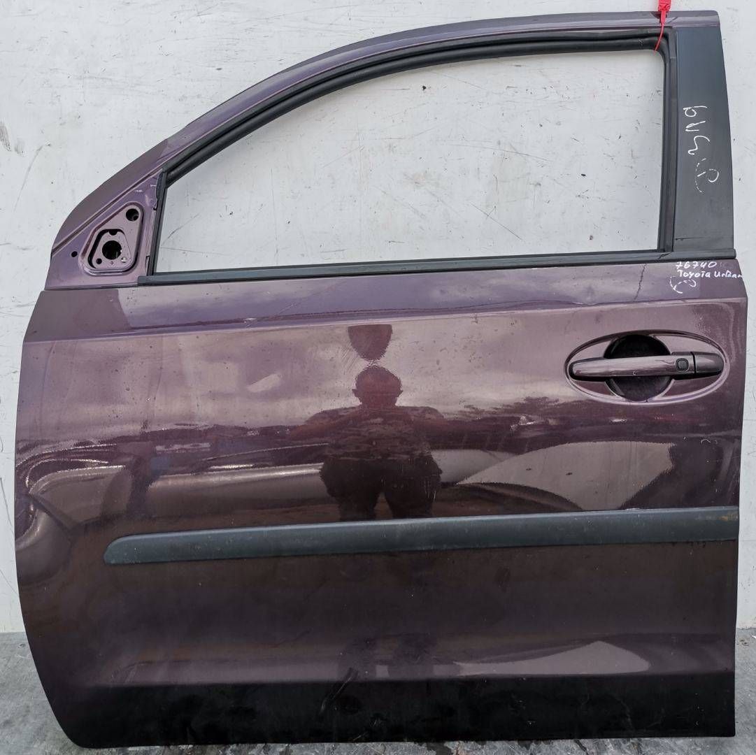 дверь передняя левая Toyota Urban Cruiser 1 поколение XP110 2010, 1.4 л., дизель, 6МКПП, внедорожник 5 дв.