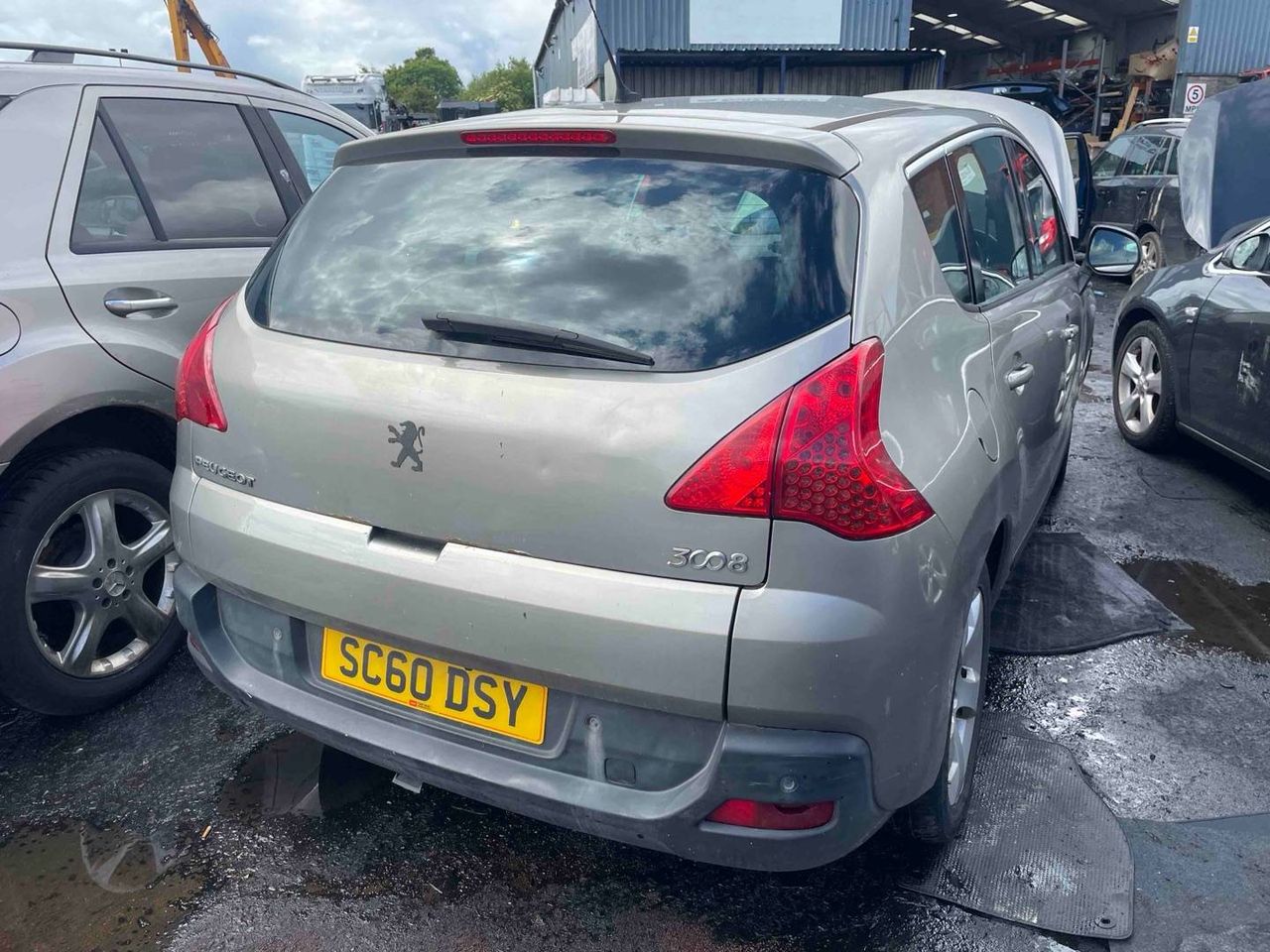 Peugeot 3008 2011