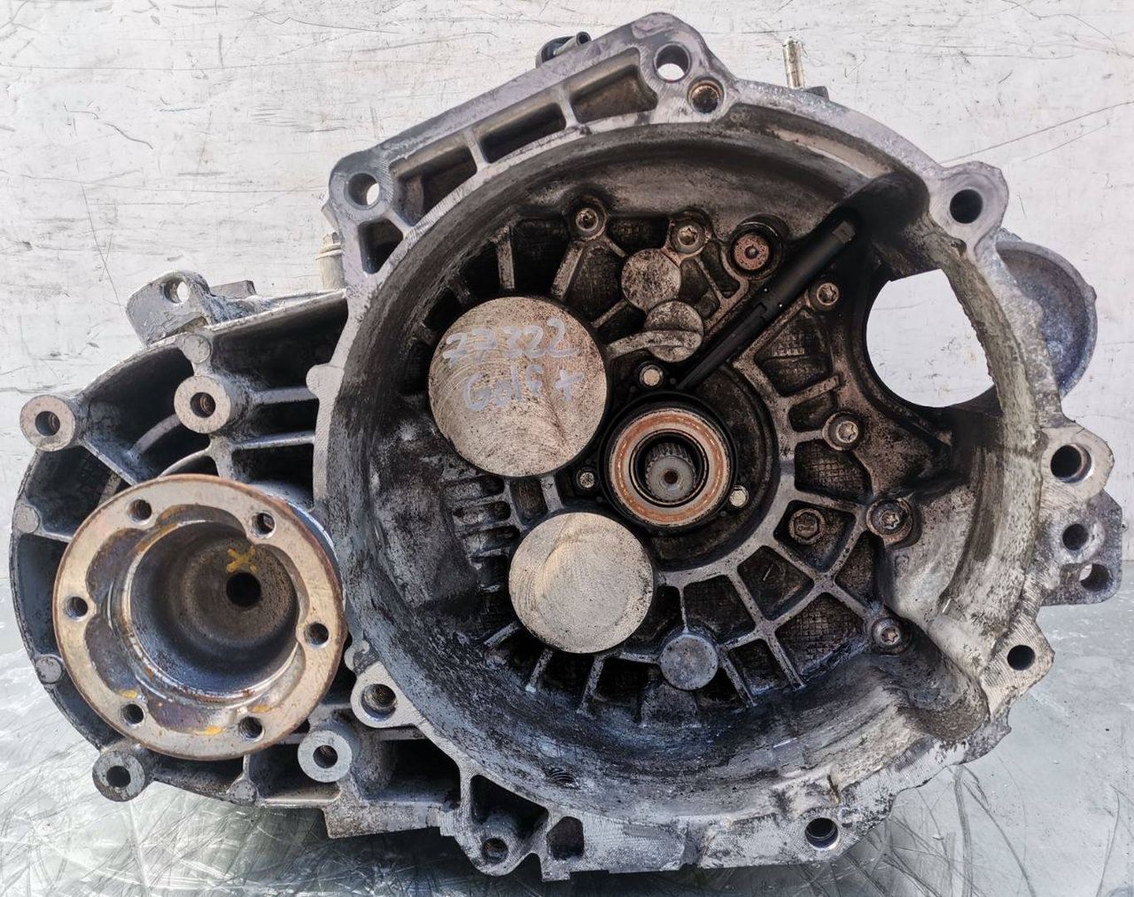 КПП механическая (МКПП) Volkswagen Golf Plus 1 поколение [рестайлинг] 2010, 2.0 л., CFHB, дизель, 6МКПП, хетчбэк 5 дв., LHD