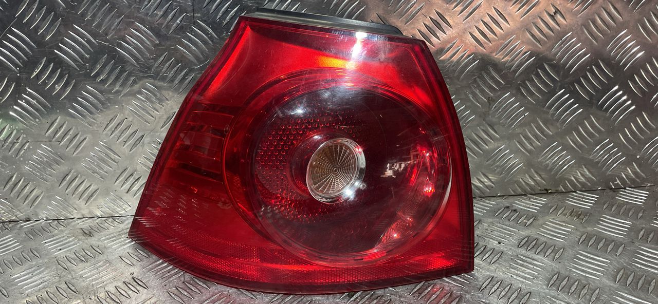 фонарь задний правый Volkswagen Golf 5 поколение 2005, 1.6 л., BLP, бензин, АКПП, хетчбэк 5 дв.