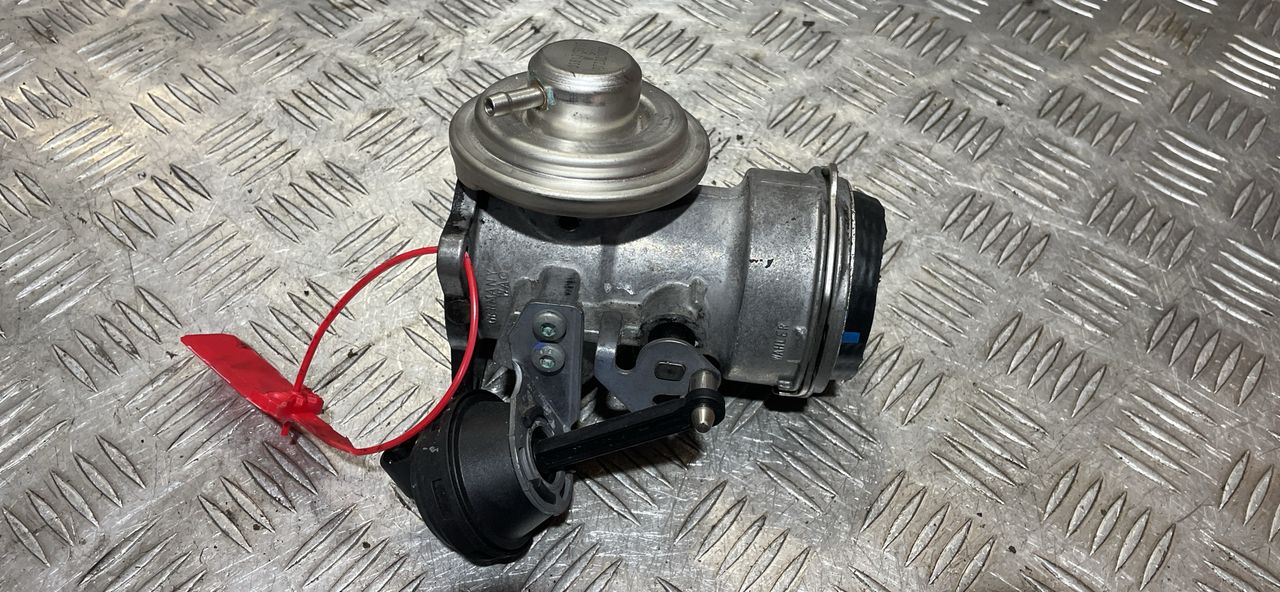 клапан EGR Volkswagen Golf 4 поколение 2004, 1.9 л., ASZ, дизель, 6МКПП, хетчбэк 5 дв., 038131501T