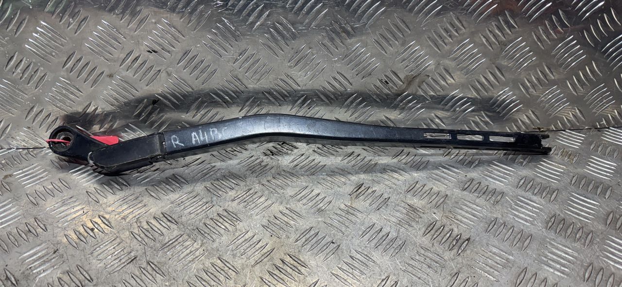 щеткодержатель (поводок стеклоочистителя, дворник) Audi A4 B6 2003, 3.0 л., ASN, бензин, АКПП, кабриолет