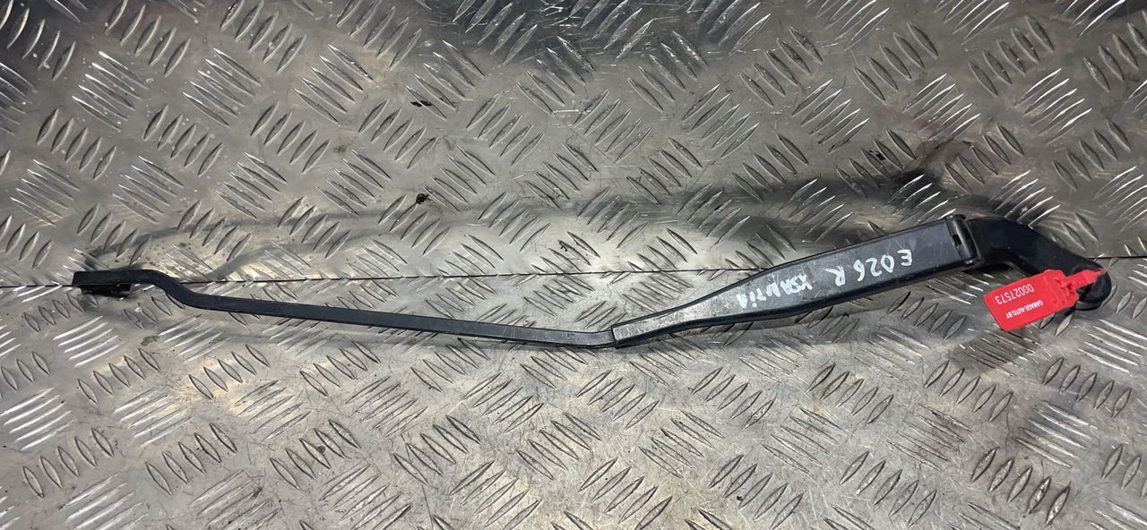 щеткодержатель (поводок стеклоочистителя, дворник) Citroen Xantia 1 поколение 1998, 1.8 л., LFY  (XU7JP4), бензин, АКПП, серебро, хетчбэк 5 дв.