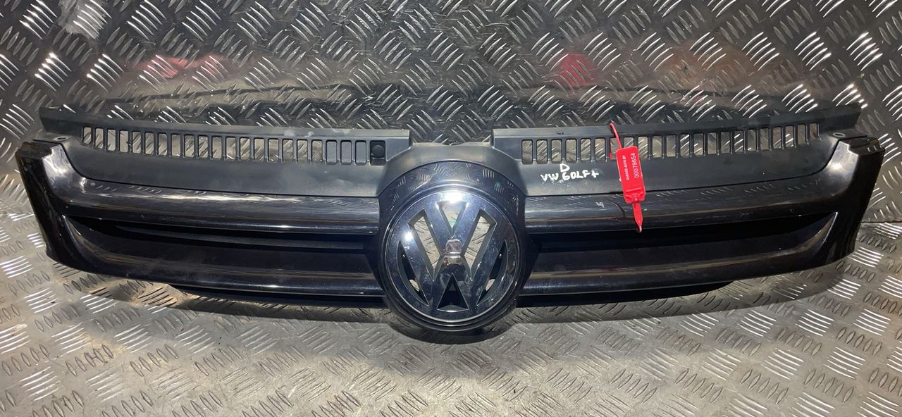 решетка радиатора Volkswagen Golf Plus 1 поколение 2007, 1.6 л., BLF, бензин, АКПП, минивэн