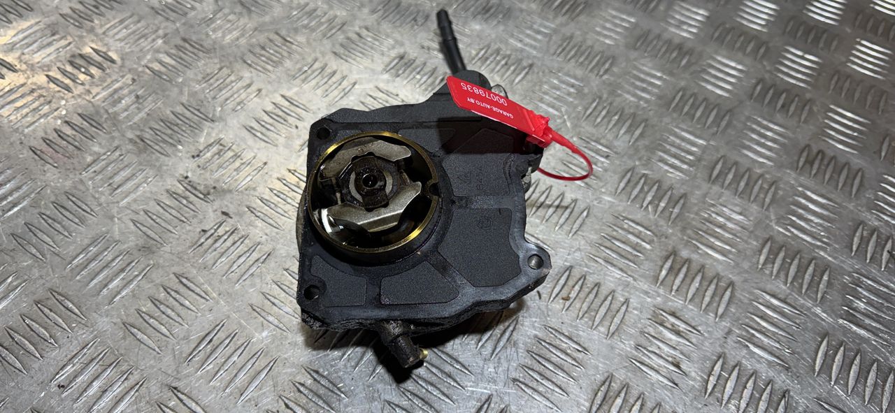 насос вакуумный Opel Insignia 1 поколение (A) 2010, 2.0 л., A 20 DTH, дизель, 6МКПП, универсал, 55205446
