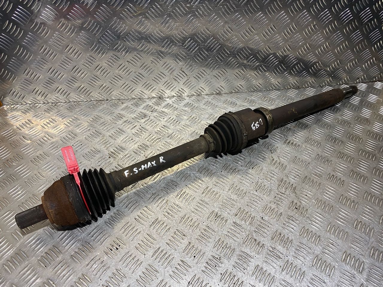 полуось передняя правая (приводной вал, ШРУС) Ford S-Max 1 поколение 2006, 2.0 л., QXWA, дизель, 6МКПП, минивэн