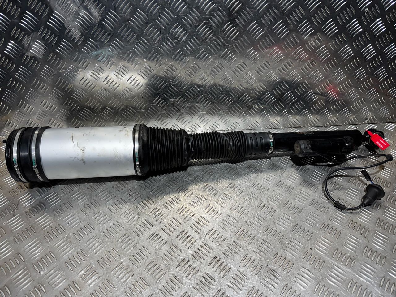 пневмоподушка Mercedes-Benz S-Класс W220 2000, 4.3 л., M 113.941, бензин, АКПП, седан, 1H0199623B