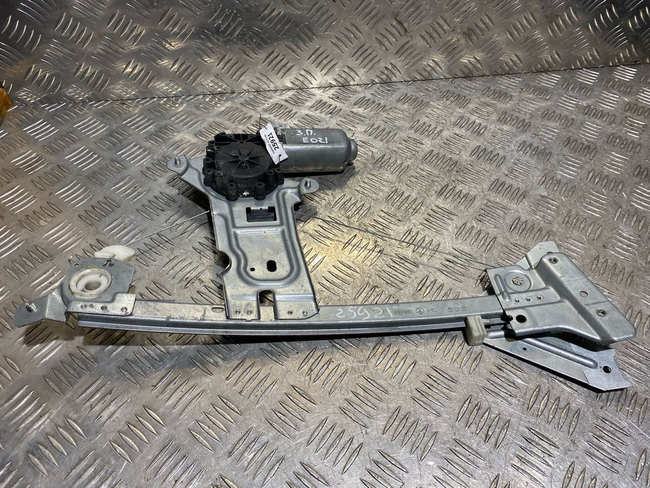 стеклоподъемник электрический задний правый Citroen Xsara 1 поколение 1997, 2.0 л., бензин, red, хетчбэк 5 дв.