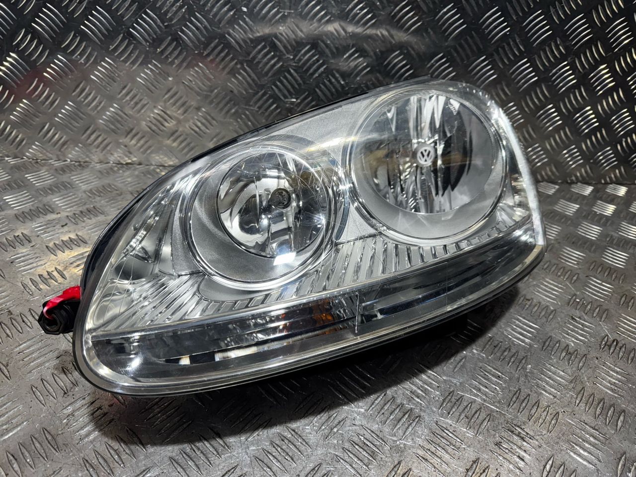 фара левая Volkswagen Golf 5 поколение 2005, 1.6 л., FSI, BLP, бензин, 6МКПП, синий, хетчбэк 5 дв.