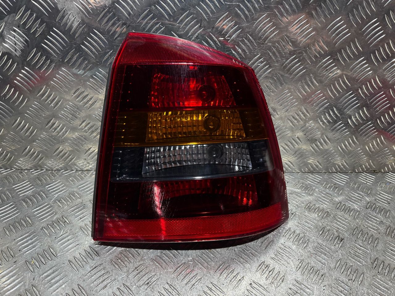 фонарь задний правый Opel Astra G 2004, 1.7 л., Z 17 DTL, дизель, 5МКПП, серебро, хетчбэк 5 дв.