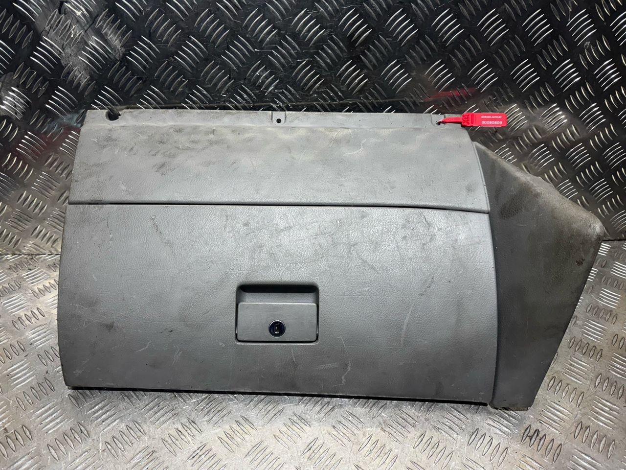 бардачок Volkswagen Golf 4 поколение 2002, 1.9 л., AXR, дизель, 5МКПП, универсал