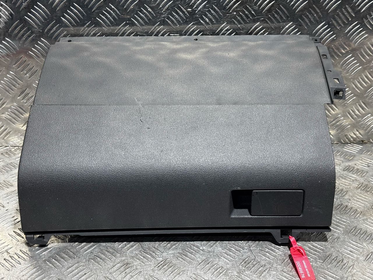 бардачок Volkswagen Touran 1 поколение 2004, 1.9 л., дизель, 6МКПП, минивэн