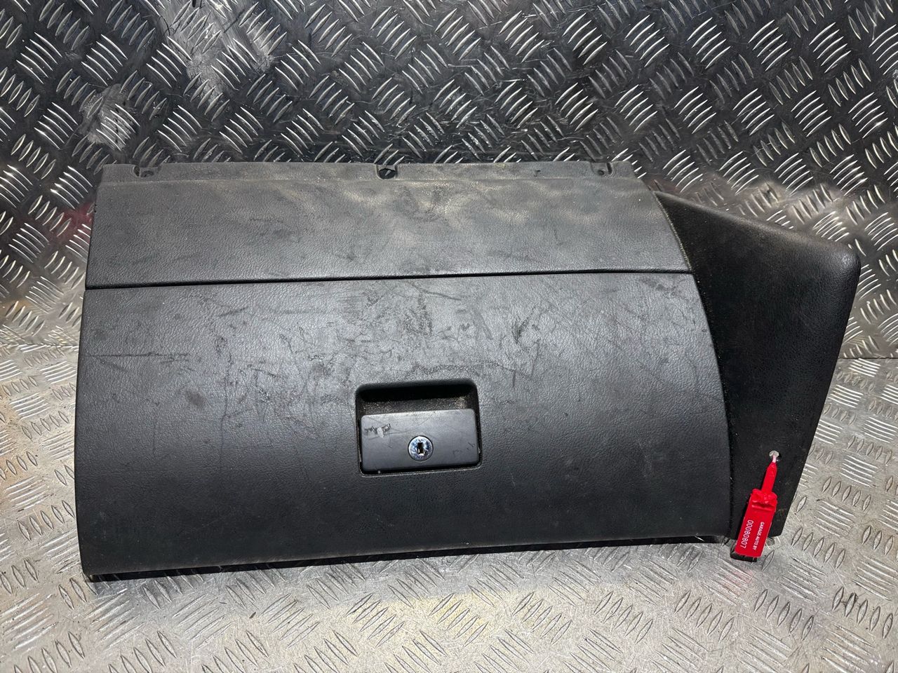 бардачок Volkswagen Golf 4 поколение 2002, 1.9 л., AXR, дизель, 5МКПП, универсал