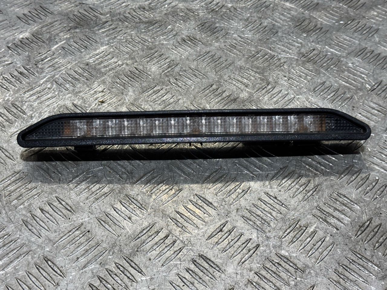 дополнительный стоп-сигнал Opel Zafira 1 поколение (A) 2001, 2.0 л., дизель, МКПП, red, минивэн