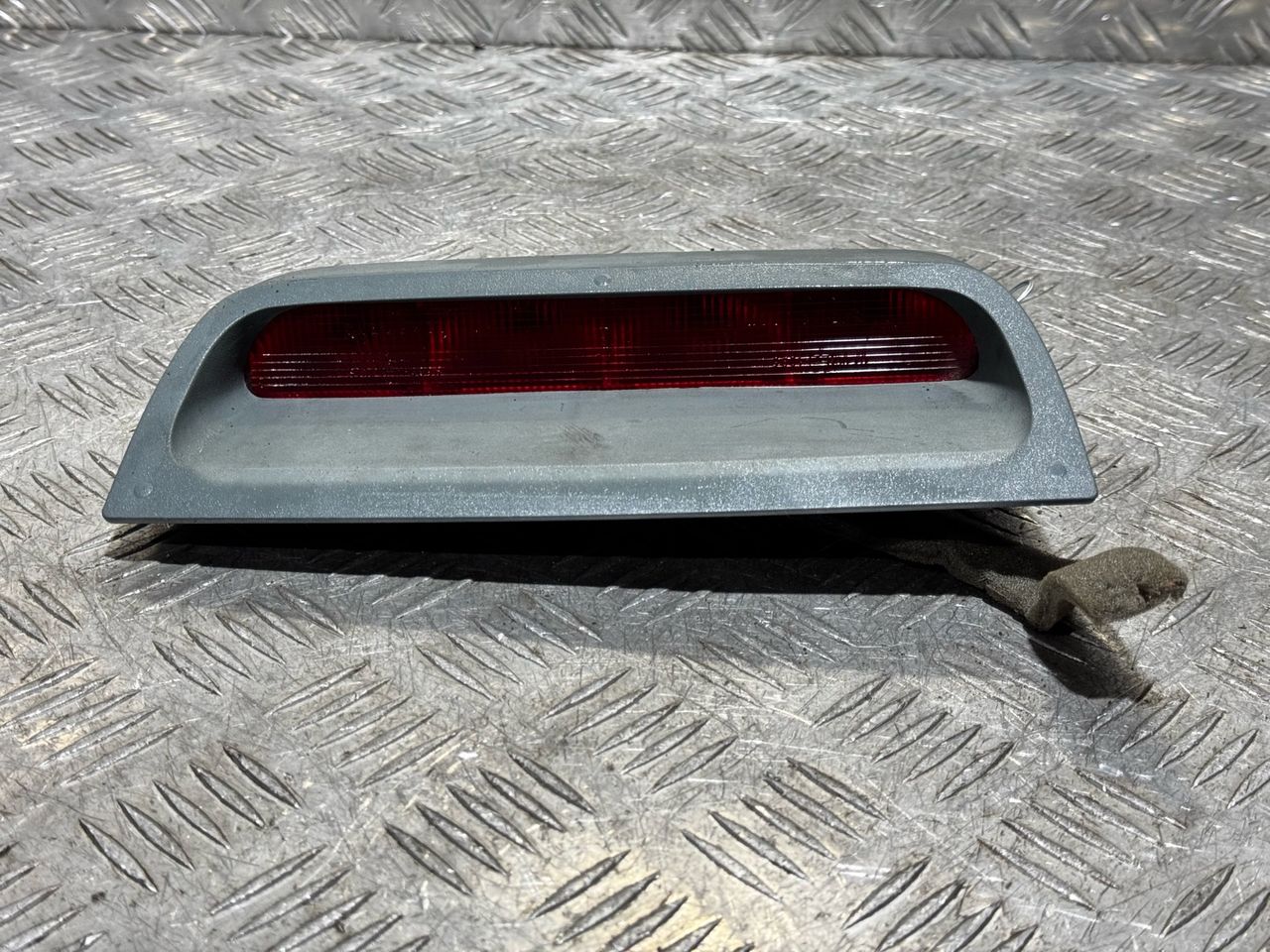 дополнительный стоп-сигнал Renault Megane 1 поколение 1997, 1.6 л., бензин, МКПП, седан