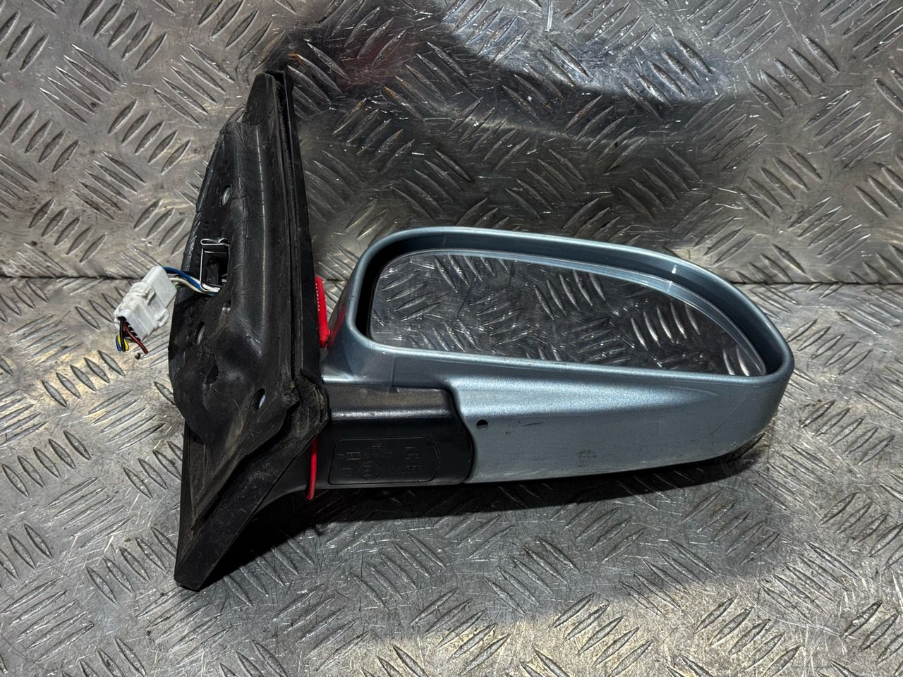 зеркало наружное правое Mitsubishi Space Star 1 поколение [рестайлинг] 2003, silver, минивэн